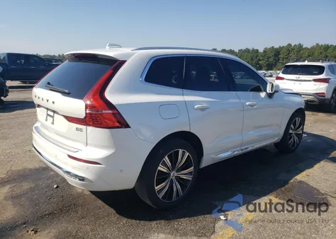 2022 Volvo Xc60 B5 Inscription z USA, uszkodzony, nr VIN YV4L12DL5N1033309